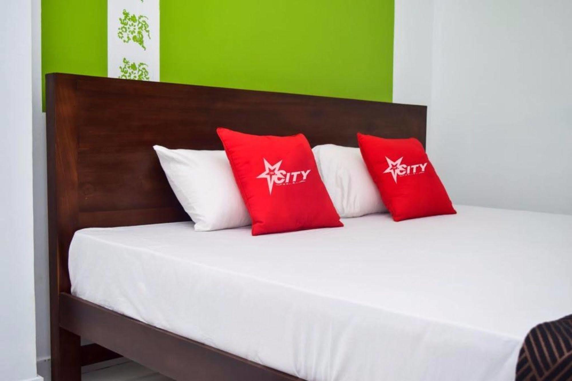 Star City Villa Colombo Esterno foto